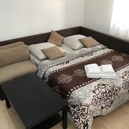 Gil Apartments, Квартира Студия В Самом Центре Пл Петефи ウージュホロド エクステリア 写真