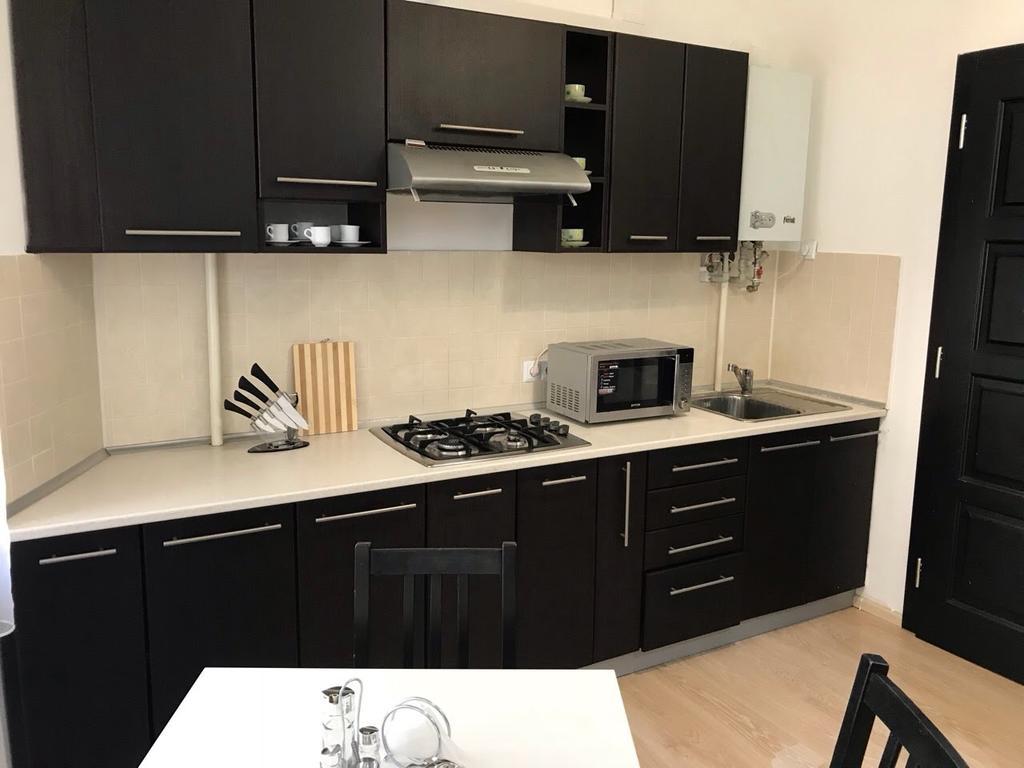 Gil Apartments, Квартира Студия В Самом Центре Пл Петефи ウージュホロド エクステリア 写真