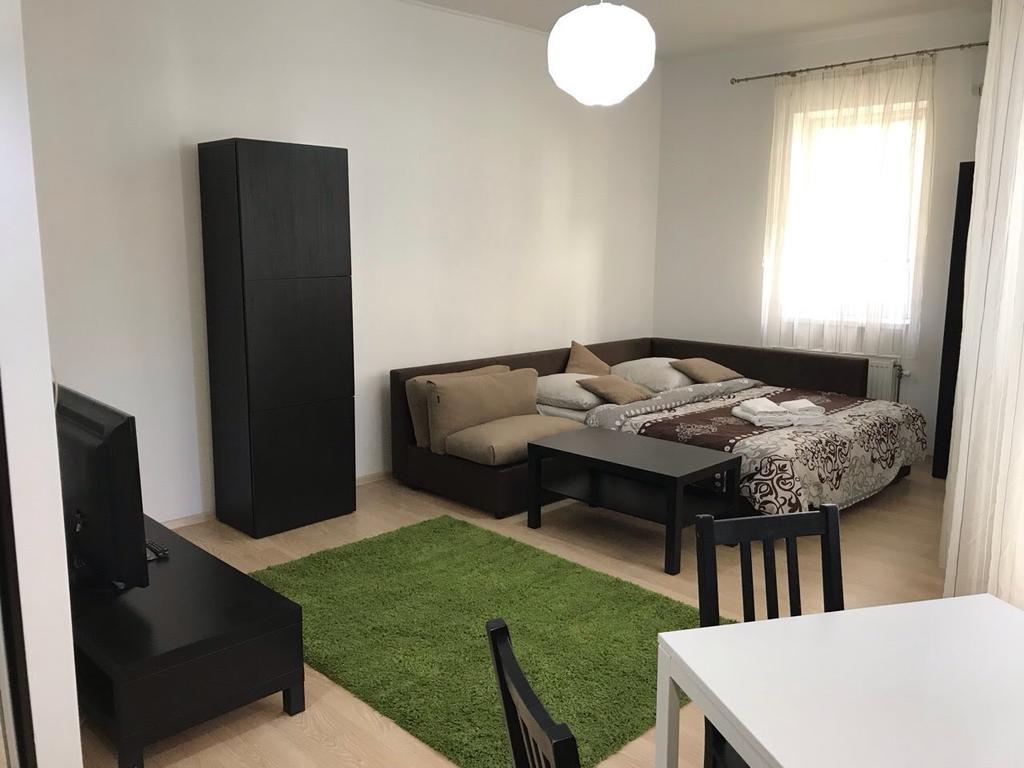 Gil Apartments, Квартира Студия В Самом Центре Пл Петефи ウージュホロド エクステリア 写真